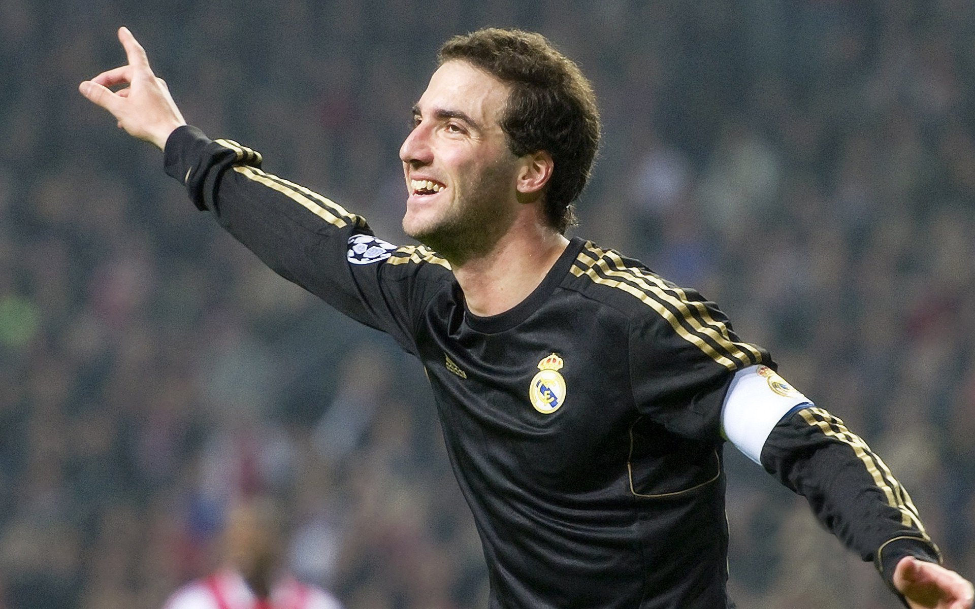 河床17岁新星马斯坦图奥诺引皇马关注，马斯坦古