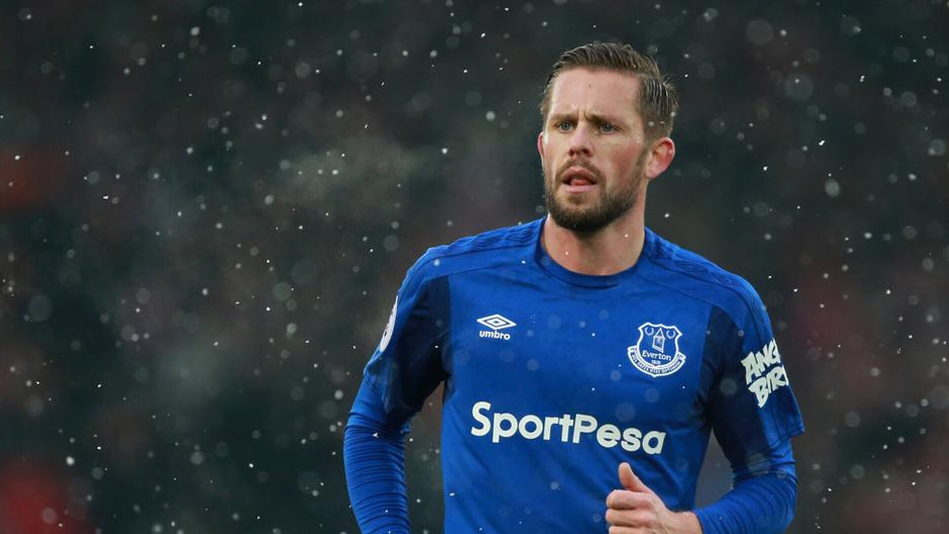 英超裁判判罚透明度提升，受到了广泛认可，英超裁判主队